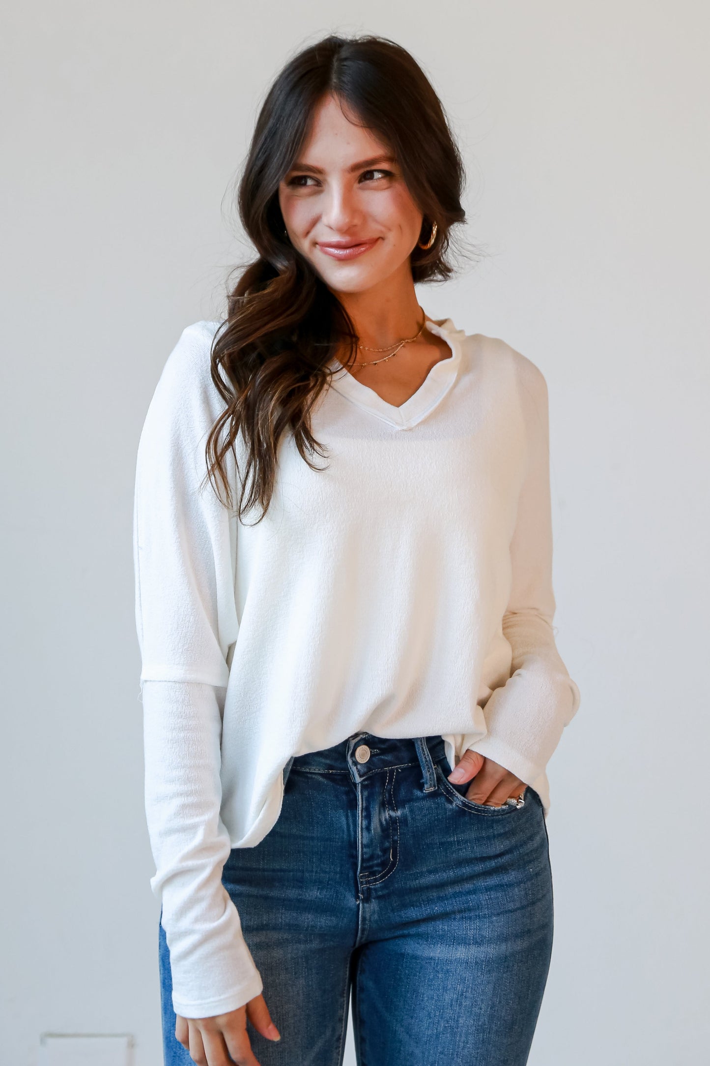 womens basic white tops